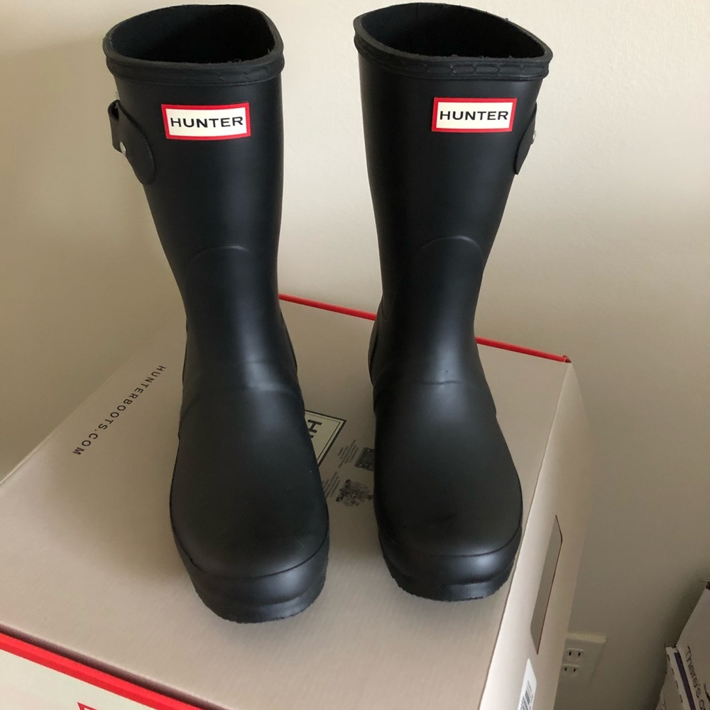 Black original short Hunter rain boots size 8